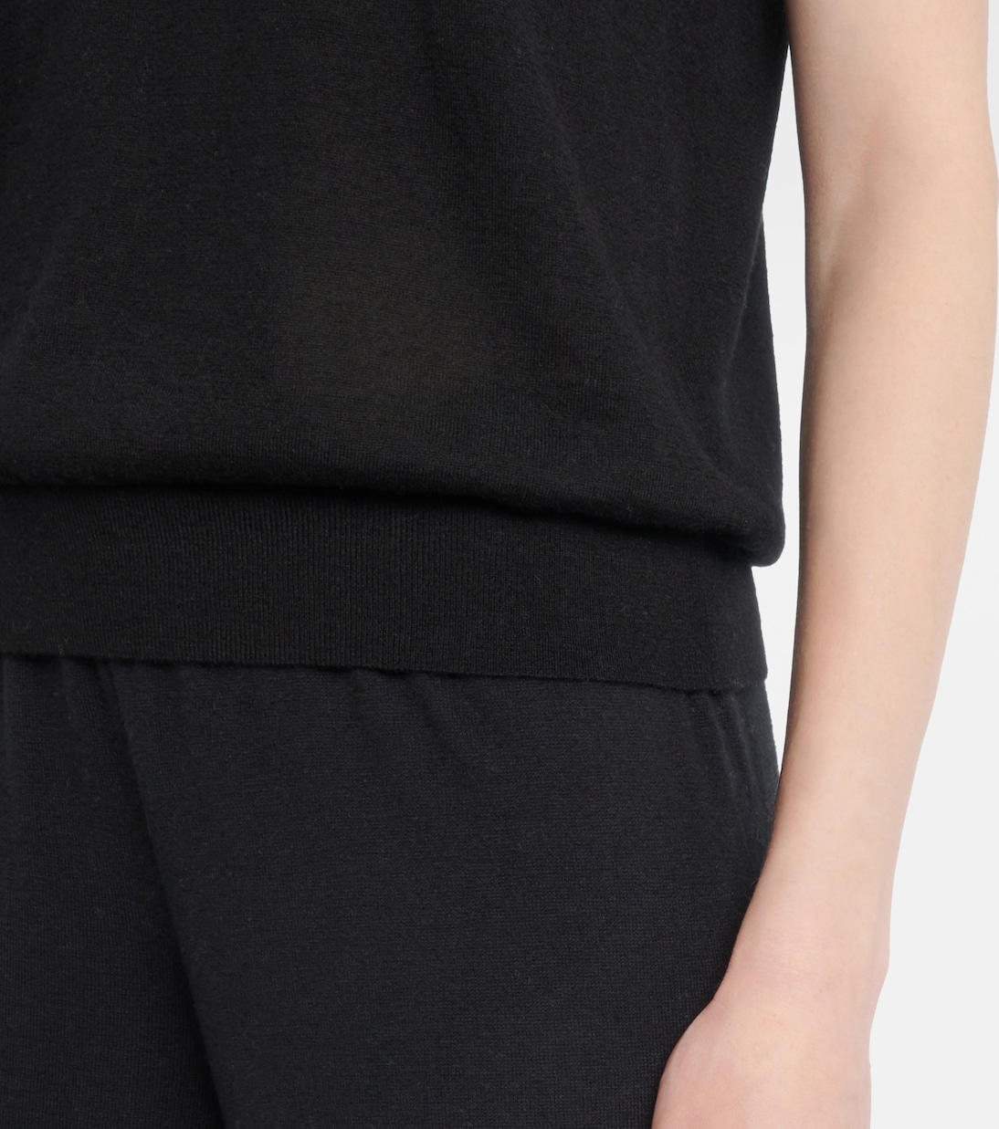 Lauri cashmere sweater vest | Lisa Yang