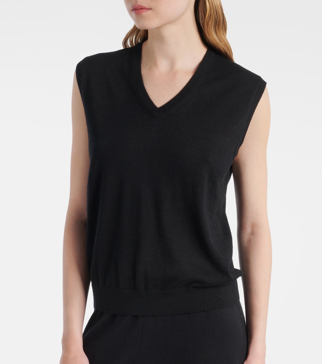Lauri cashmere sweater vest | Lisa Yang