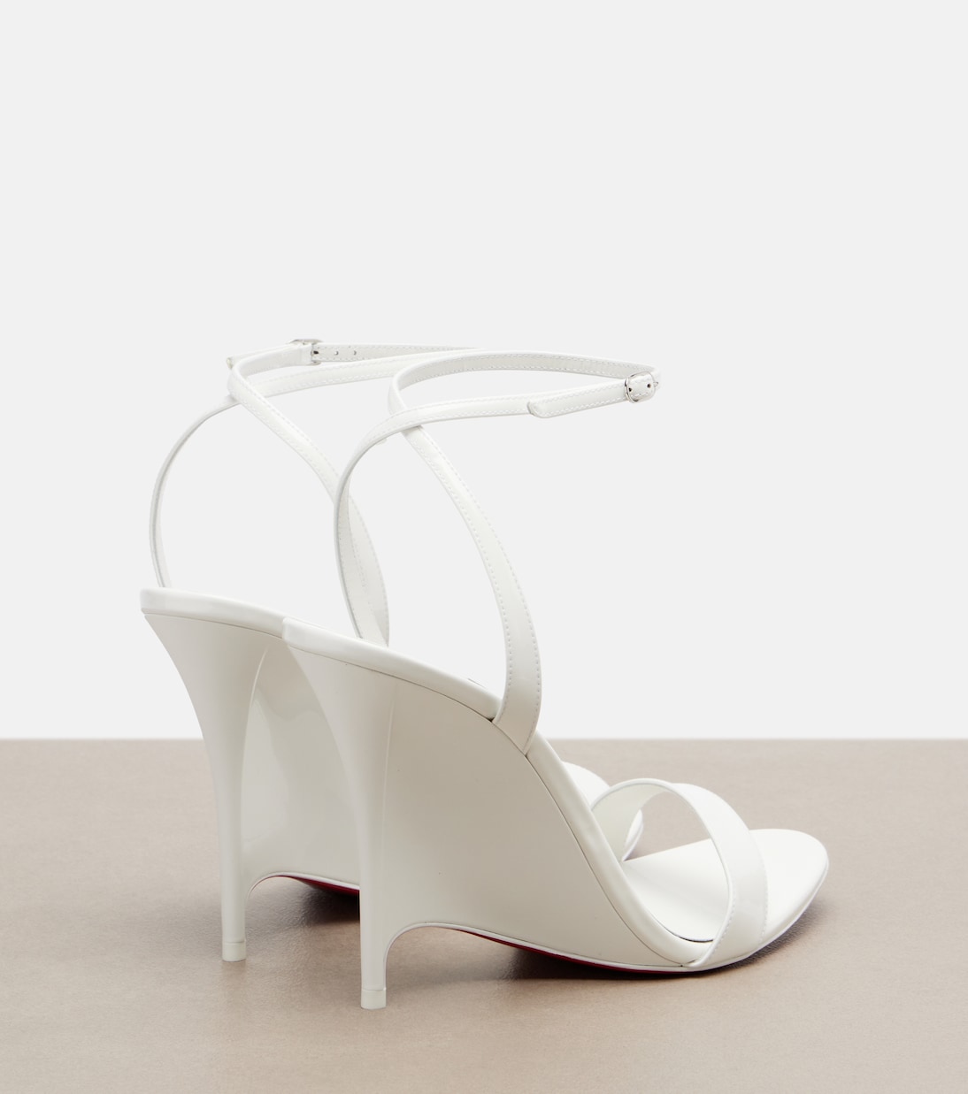 Sandalias con cuña Miss Z de charol | Christian Louboutin