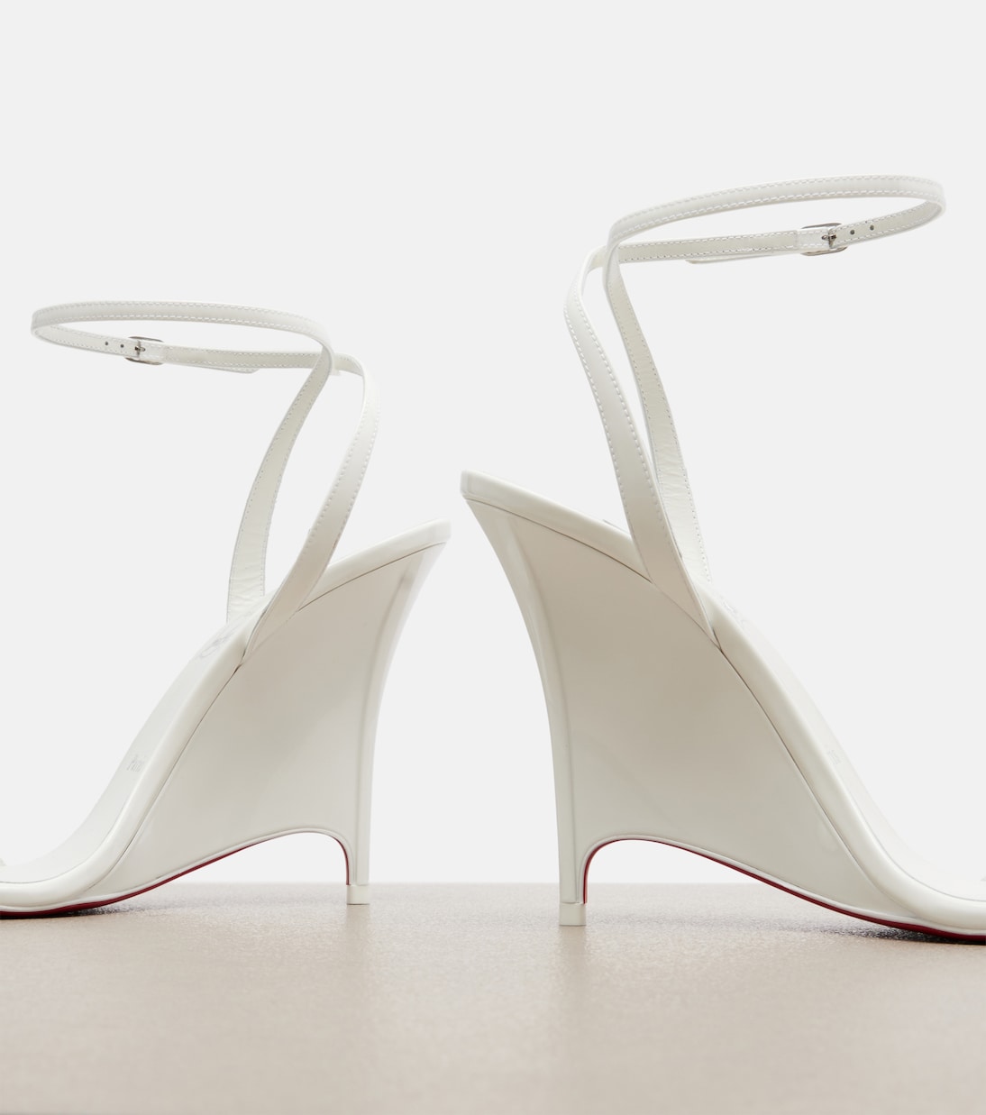 Sandalias con cuña Miss Z de charol | Christian Louboutin