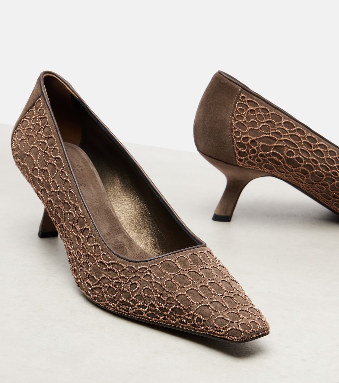 Embellished suede pumps | Brunello Cucinelli