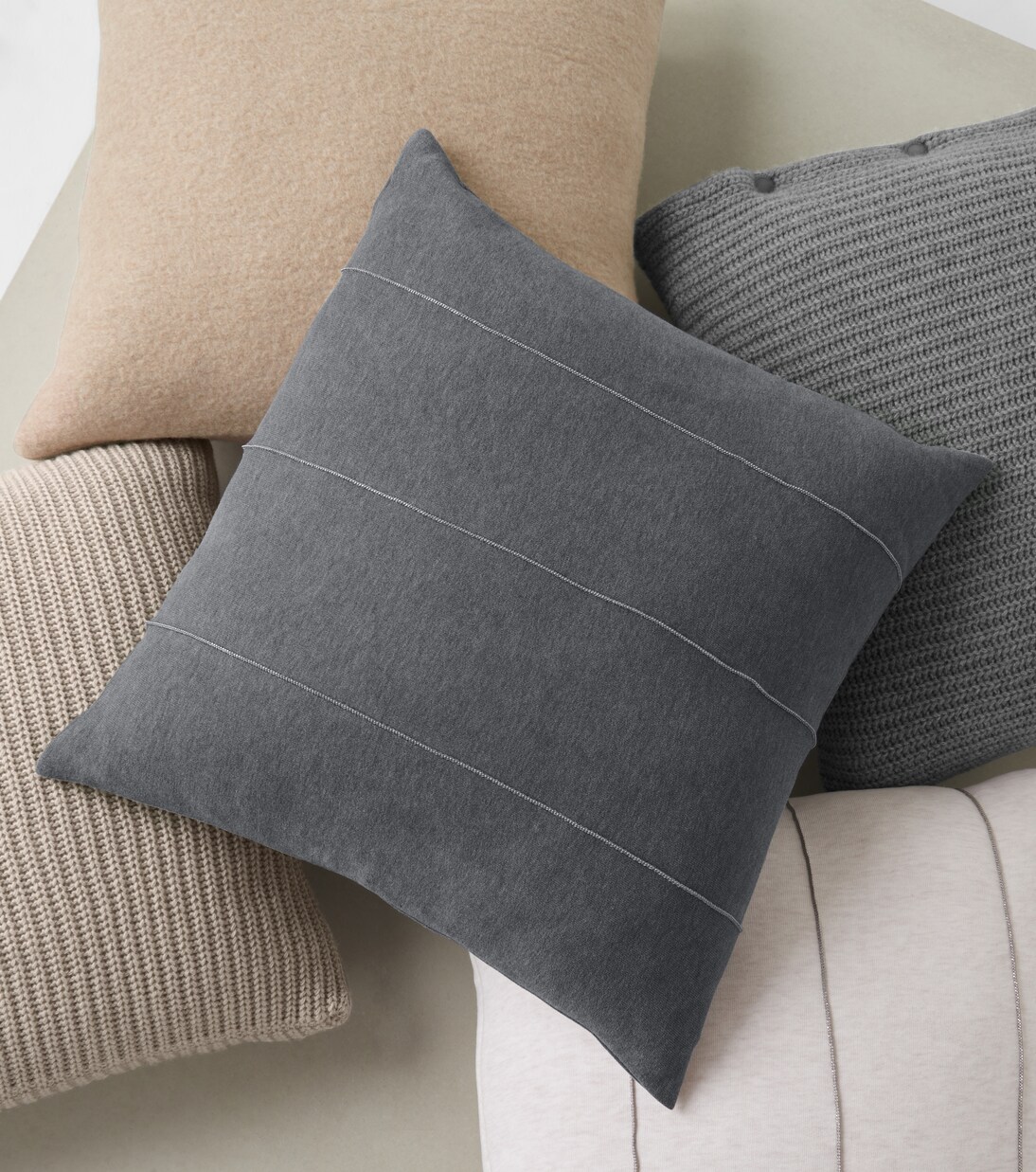 Embellished cotton cushion | Brunello Cucinelli