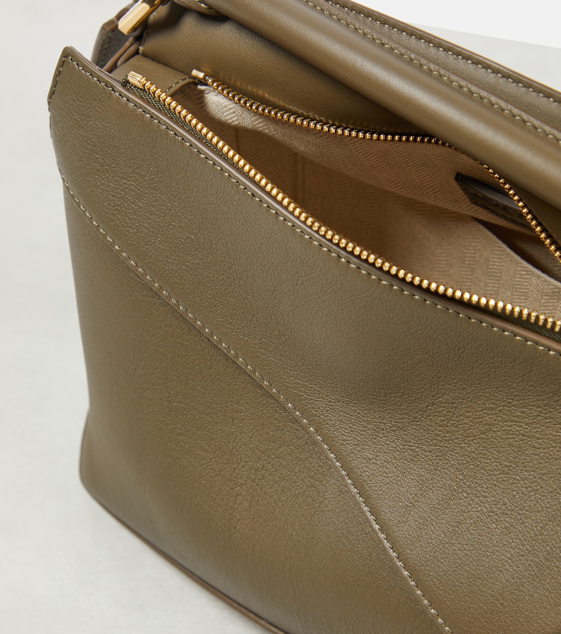 Tote Bag Puzzle Edge Small aus Leder | Loewe