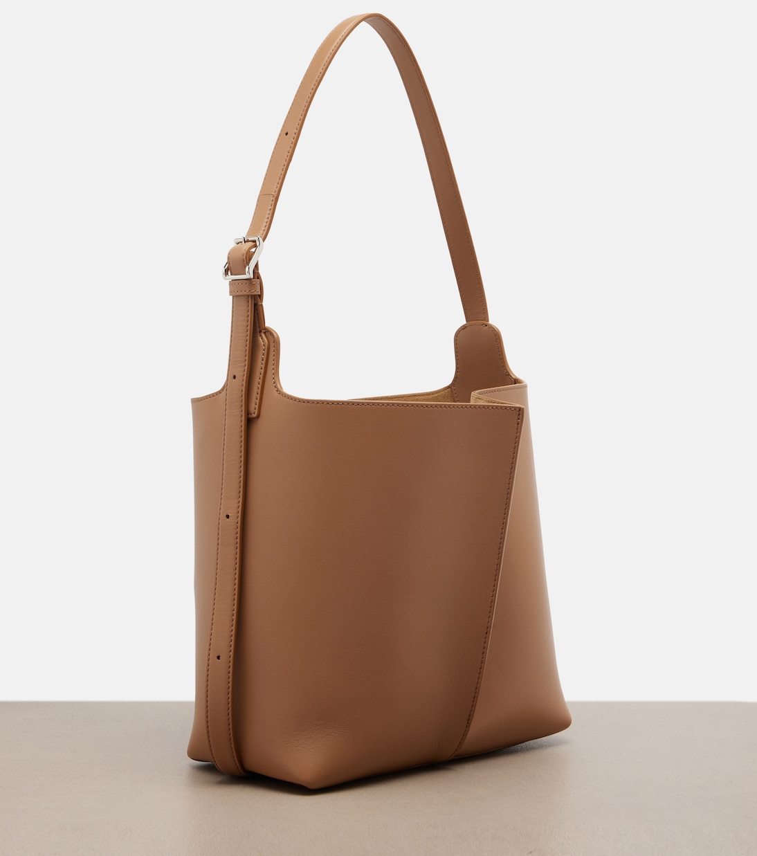 Bucket Bag Bilbao Medium aus Leder | Loewe
