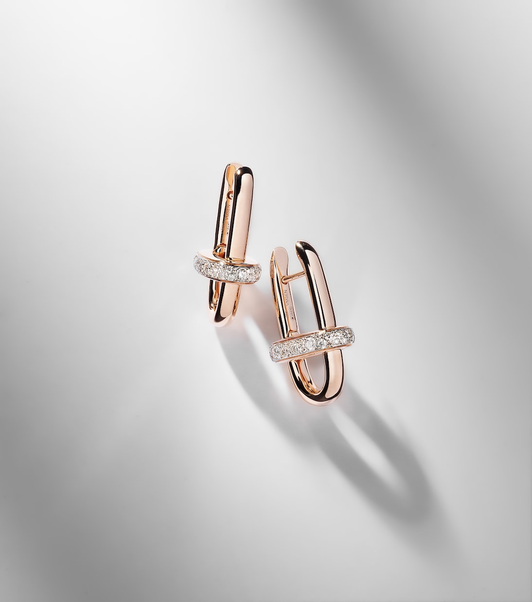 Boucles d’oreilles Iconica en or rose 18 ct et diamants | Pomellato