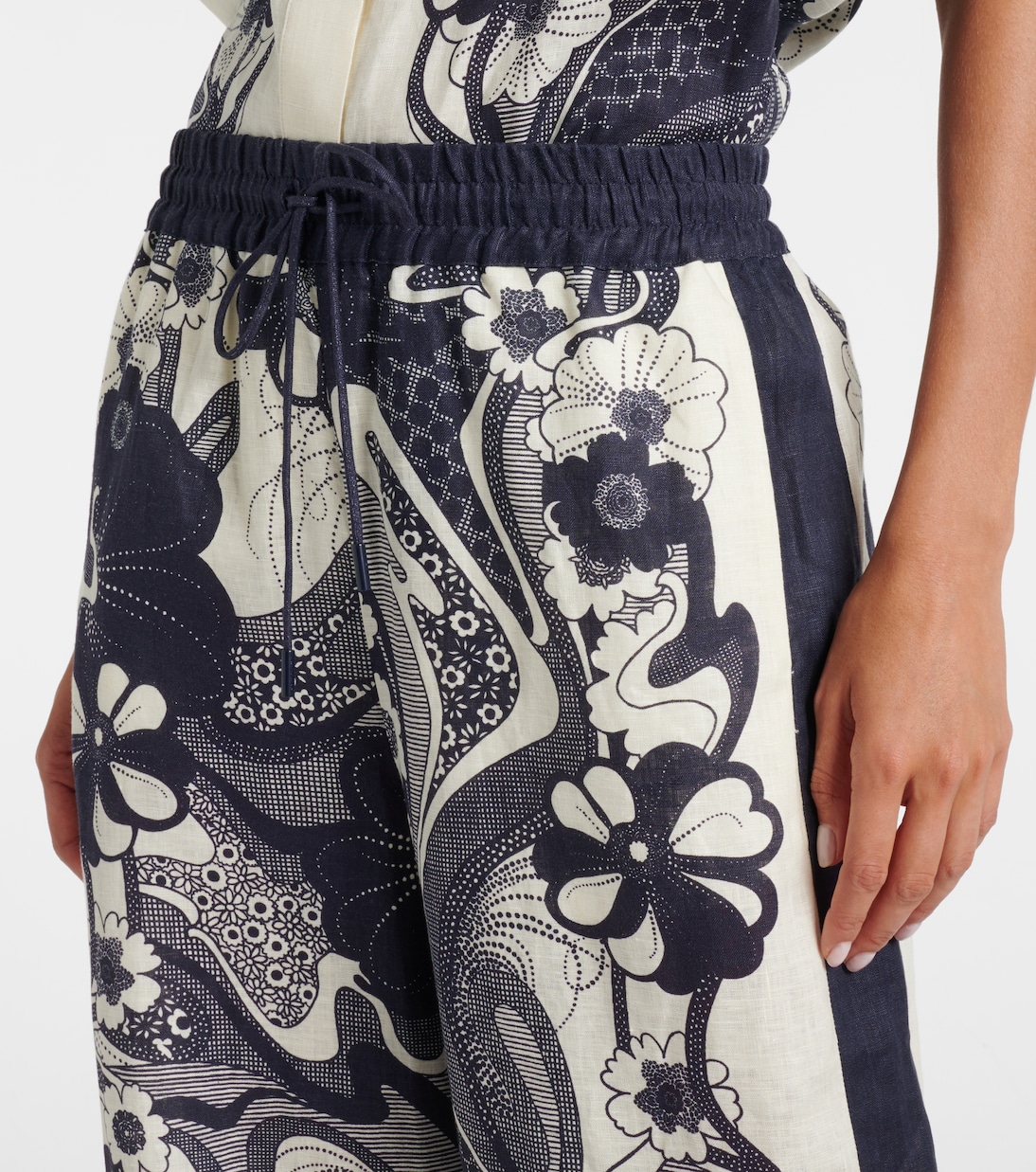 Pantalon ample Mickey en lin à fleurs | Alémais