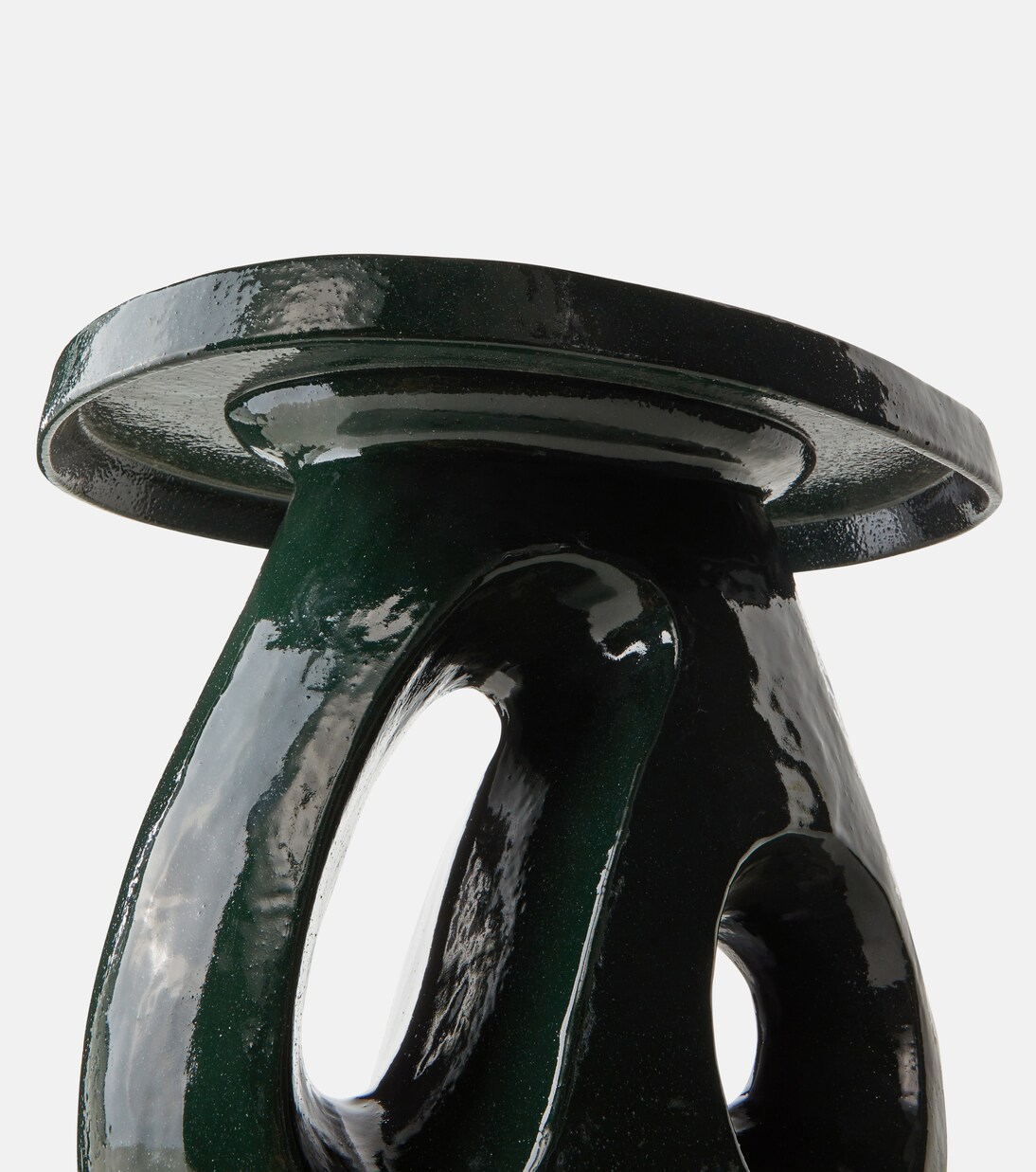 Amé 10 stoneware side table by Marie Michielssen | Serax