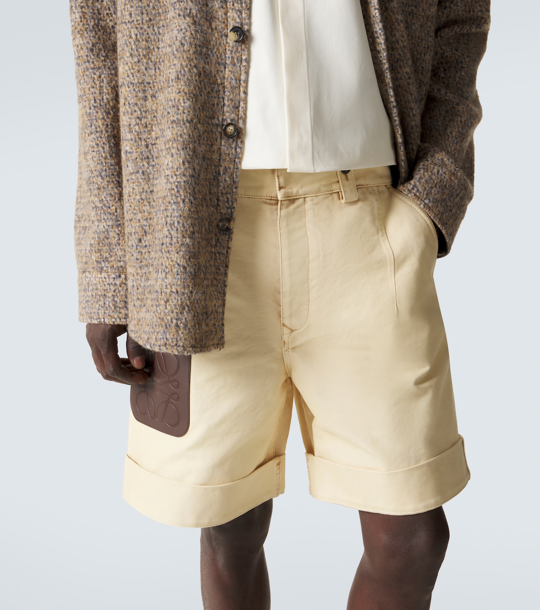 Shorts Anagram aus Baumwoll-Twill mit Leder | Loewe