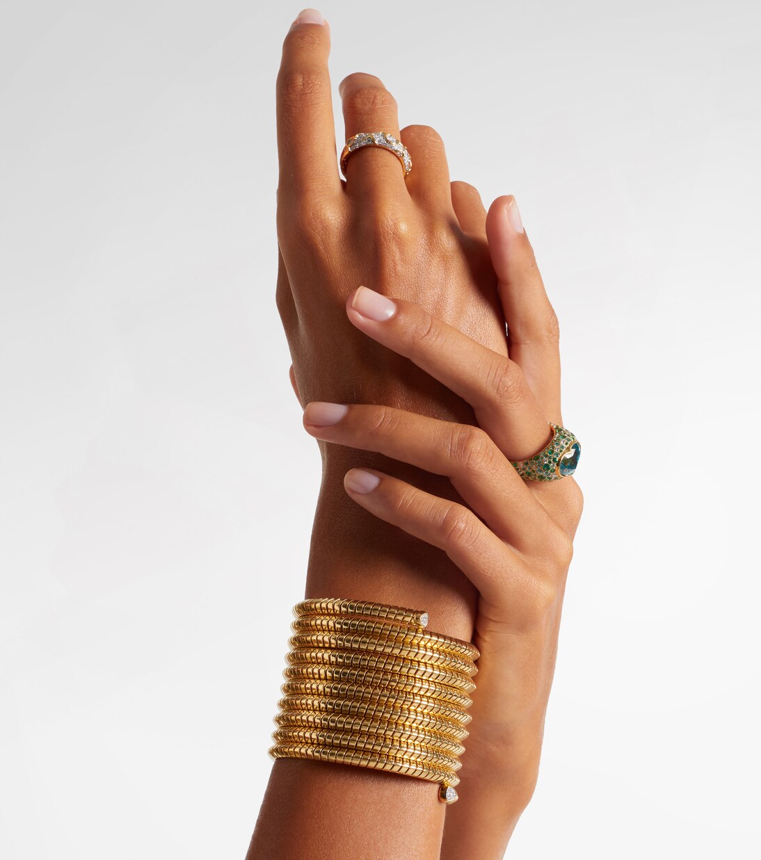 Trisolina 18kt gold bangle with diamonds | Marina B