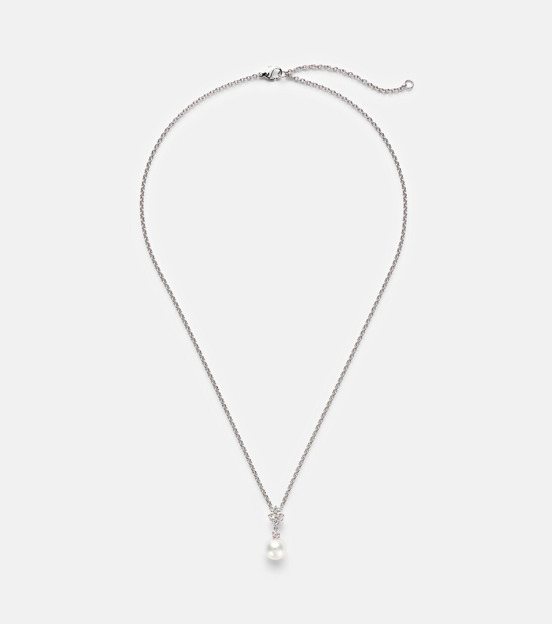 18kt white gold necklace with pearls and diamonds | Mikimoto