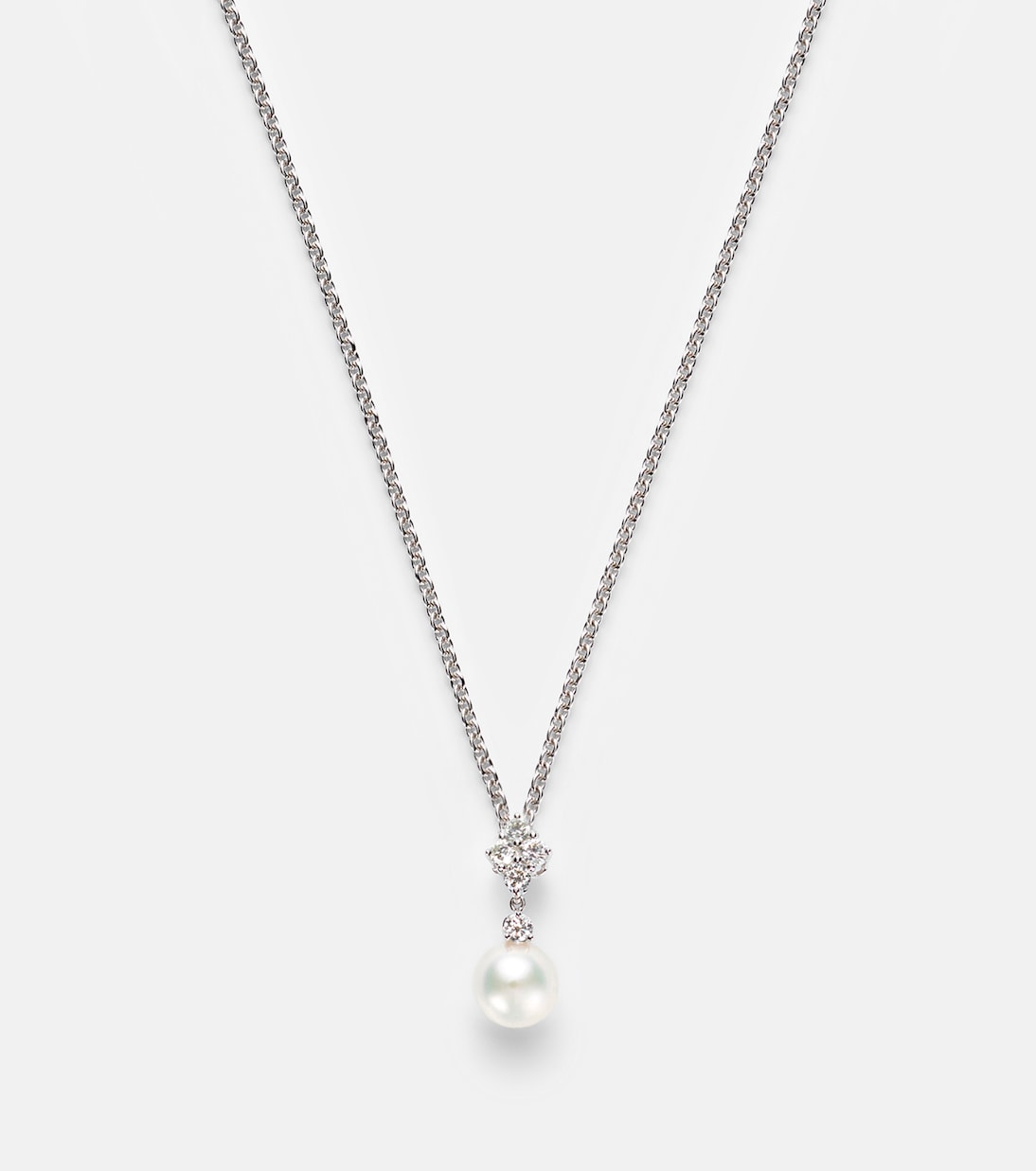 18kt white gold necklace with pearls and diamonds | Mikimoto