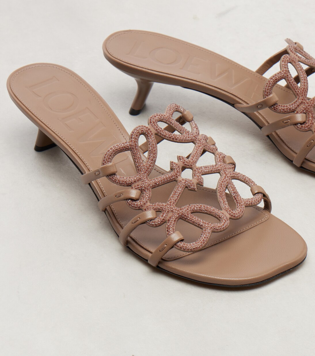 Pantoletten Petal Anagram aus Leder | Loewe