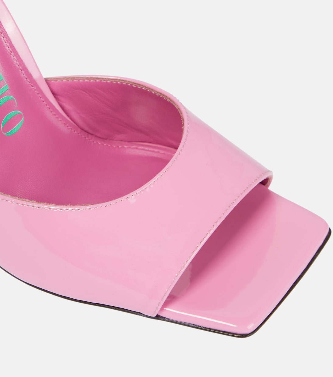 Pantoletten Devon aus Lackleder | The Attico