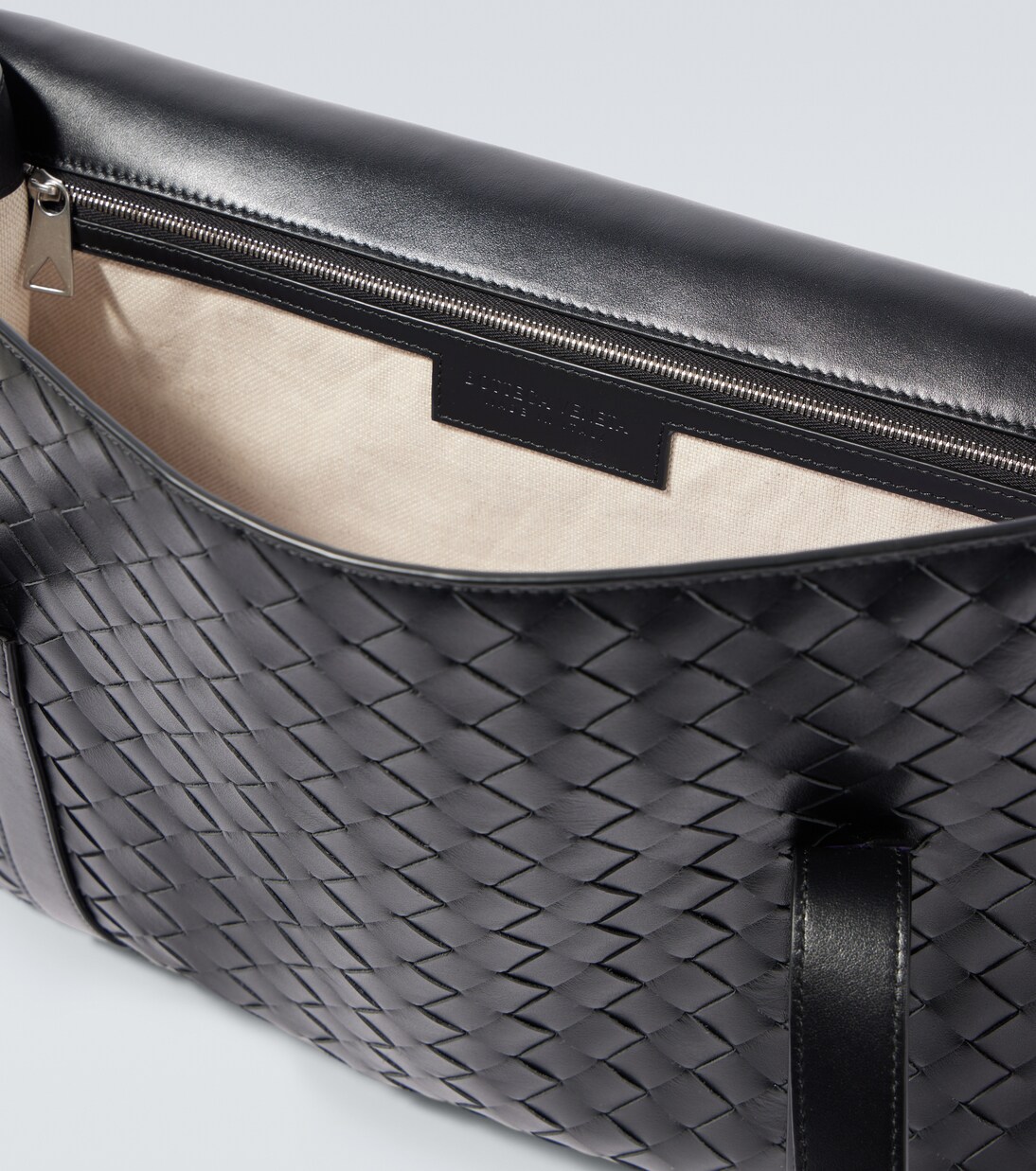Classic Portfolio Intrecciato leather messenger bag | Bottega Veneta