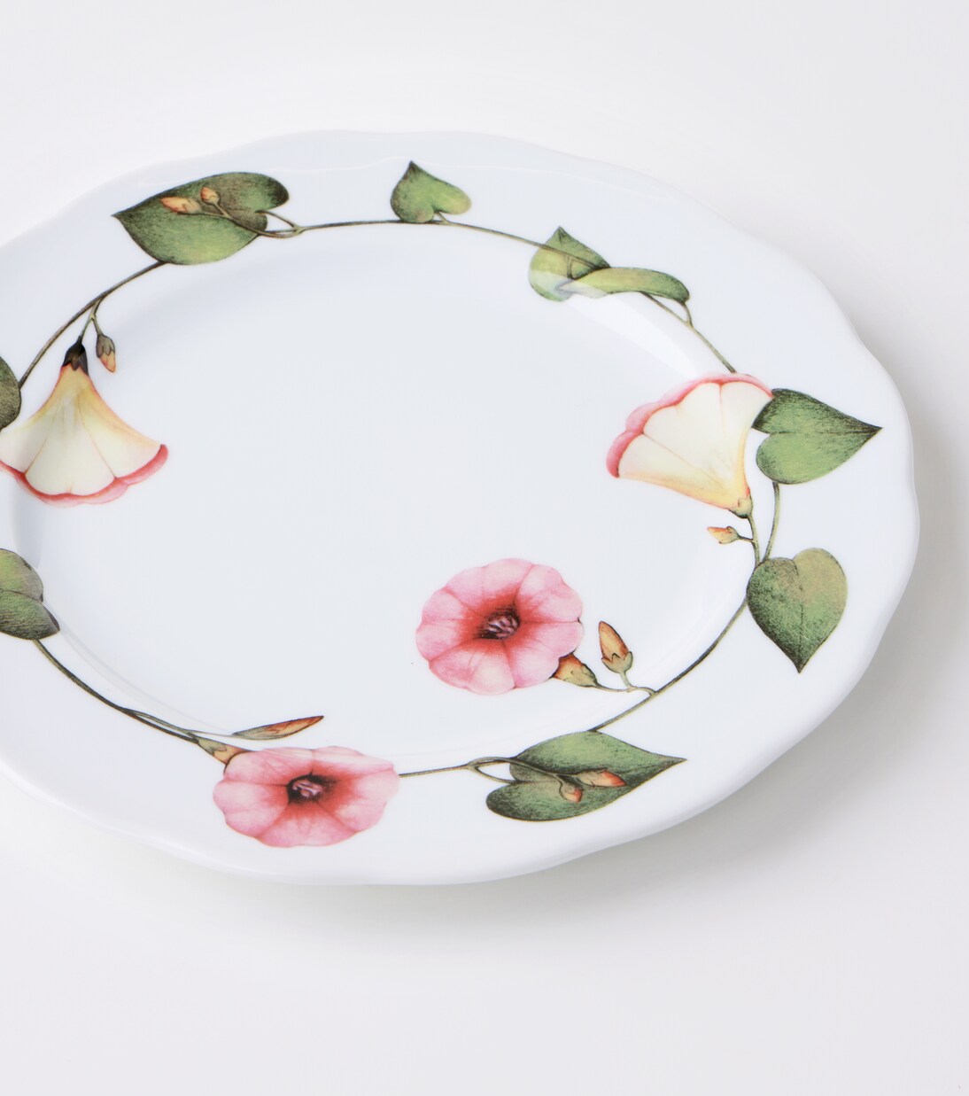 Ciclamino porcelain dessert plate | Cabana