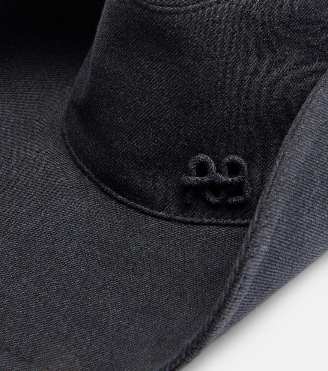 Hut aus Denim | Ruslan Baginskiy