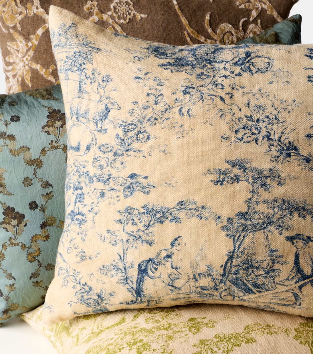 Glafira linen cushion | The House of Lyria