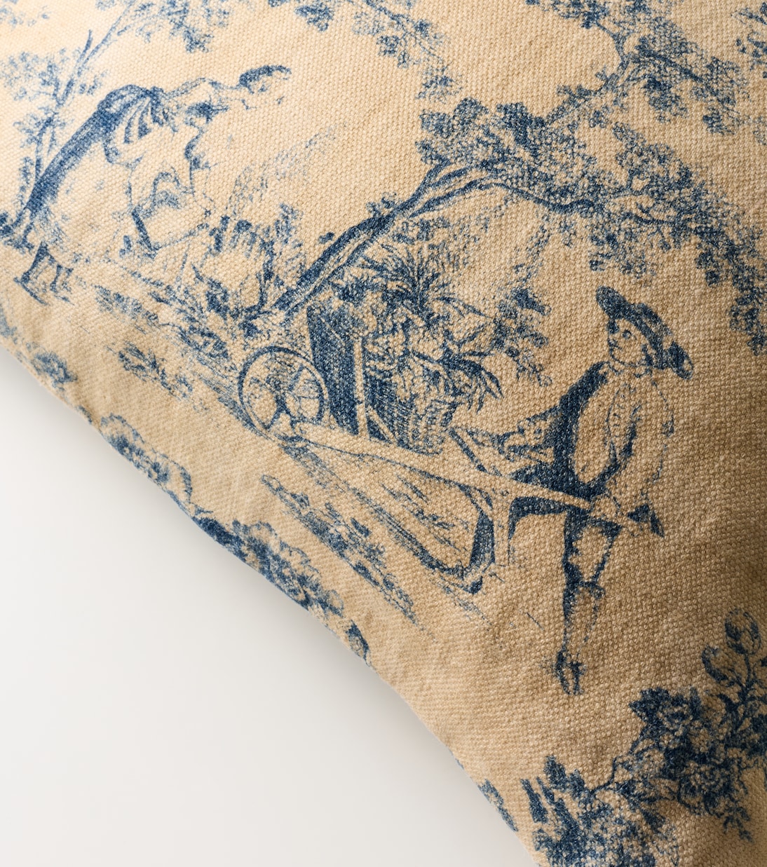 Glafira linen cushion | The House of Lyria