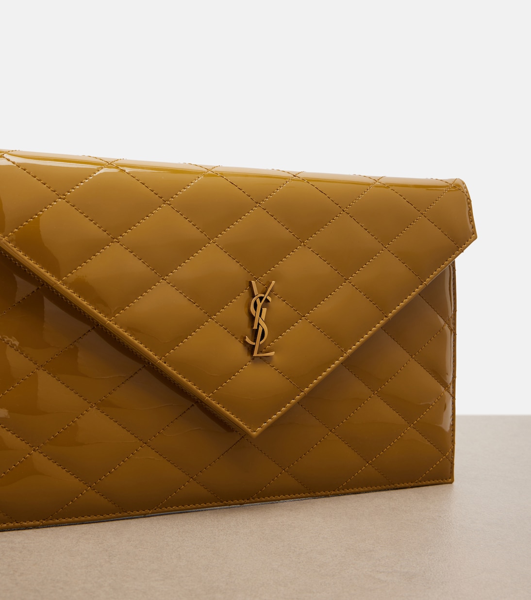 Clutch Paris aus Lackleder | Saint Laurent