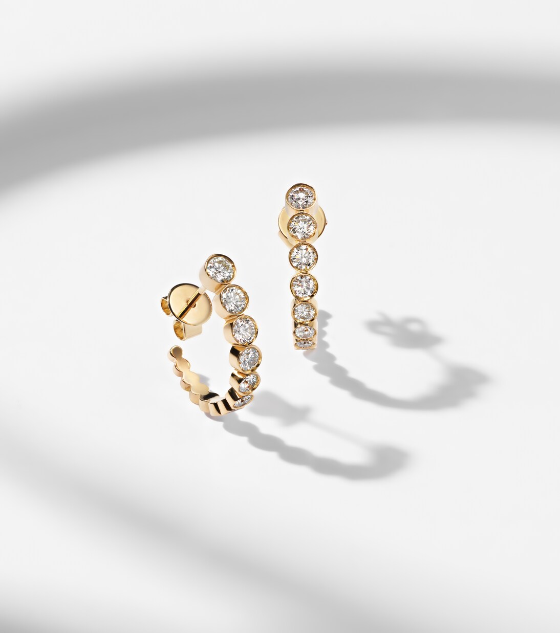 Boucle Ensemble 18kt gold earrings with diamonds  | Sophie Bille Brahe