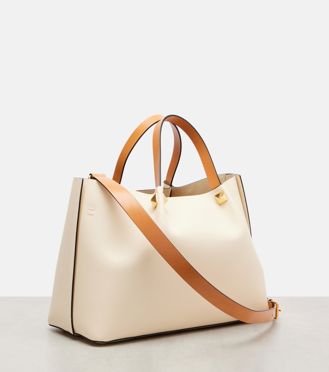 Tote Bag VLogo Medium aus Leder | Valentino Garavani