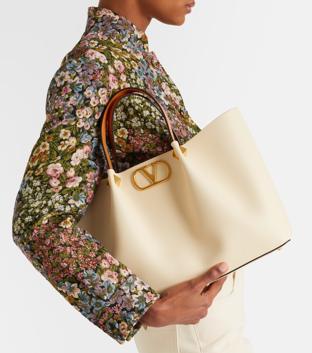 Tote Bag VLogo Medium aus Leder | Valentino Garavani