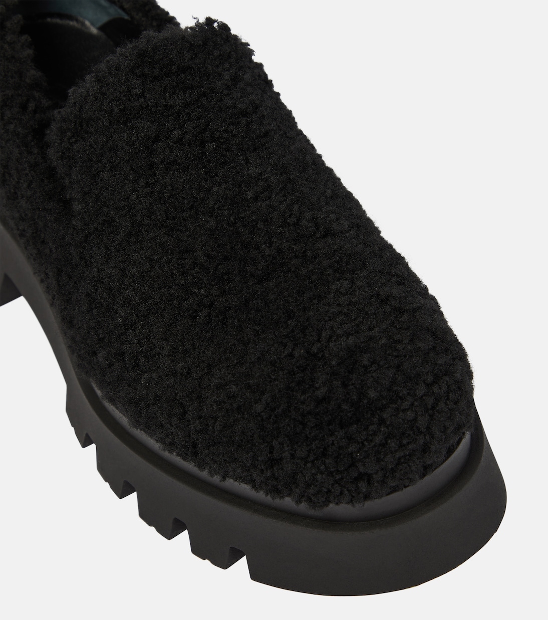 Plateau-Loafers Furry Chic aus Shearling | Dorothee Schumacher