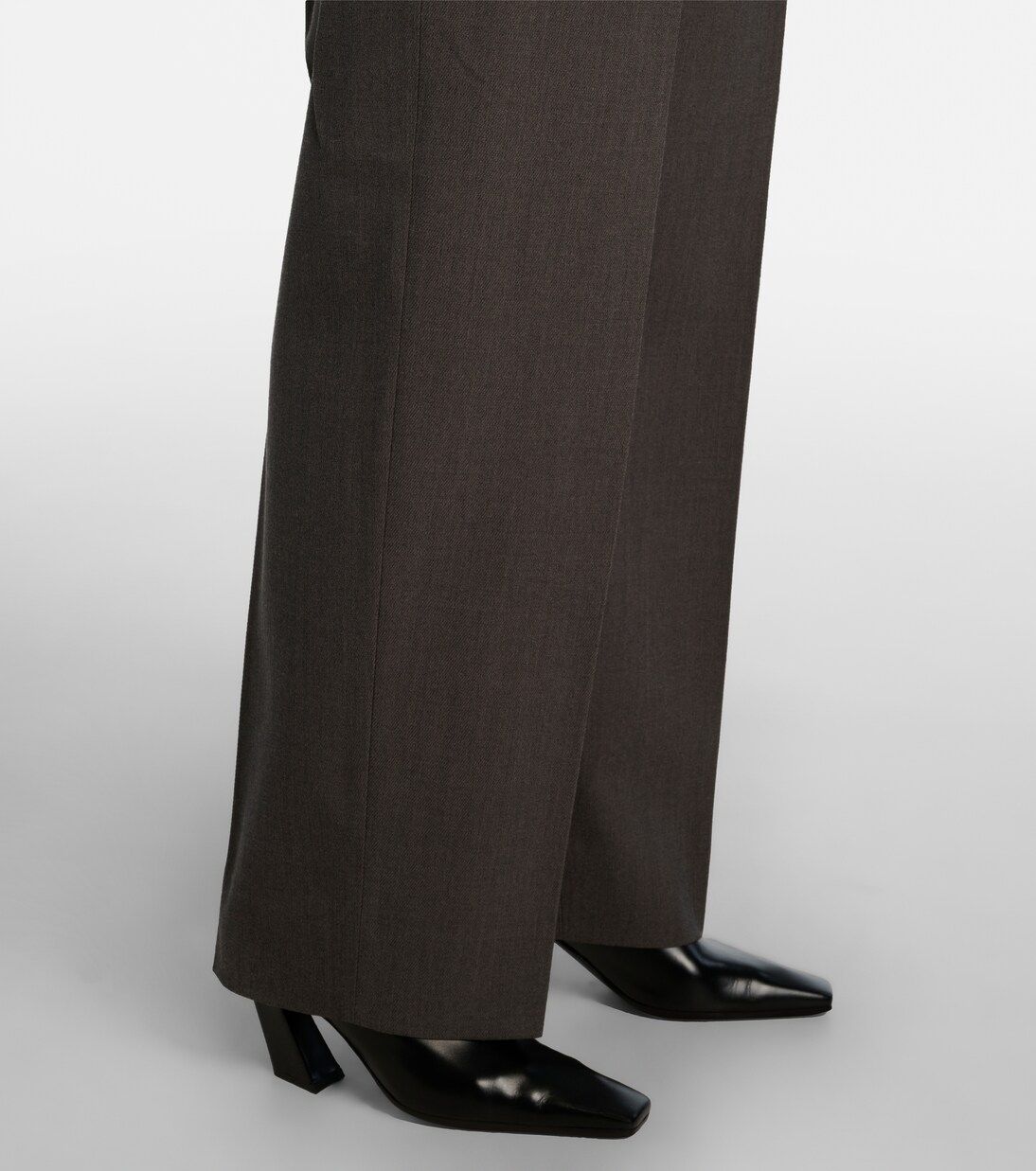Mid-rise wool tricotine straight pants | Bottega Veneta