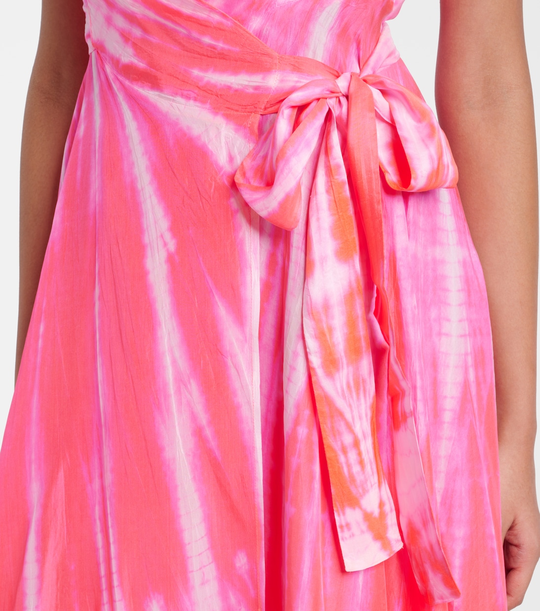 Robe portefeuille en soie | Anna Kosturova