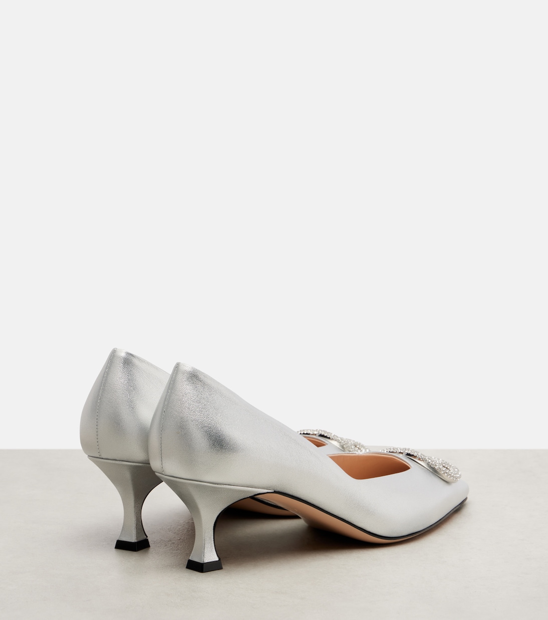 Salones 55 de piel metalizada con GG  | Gucci