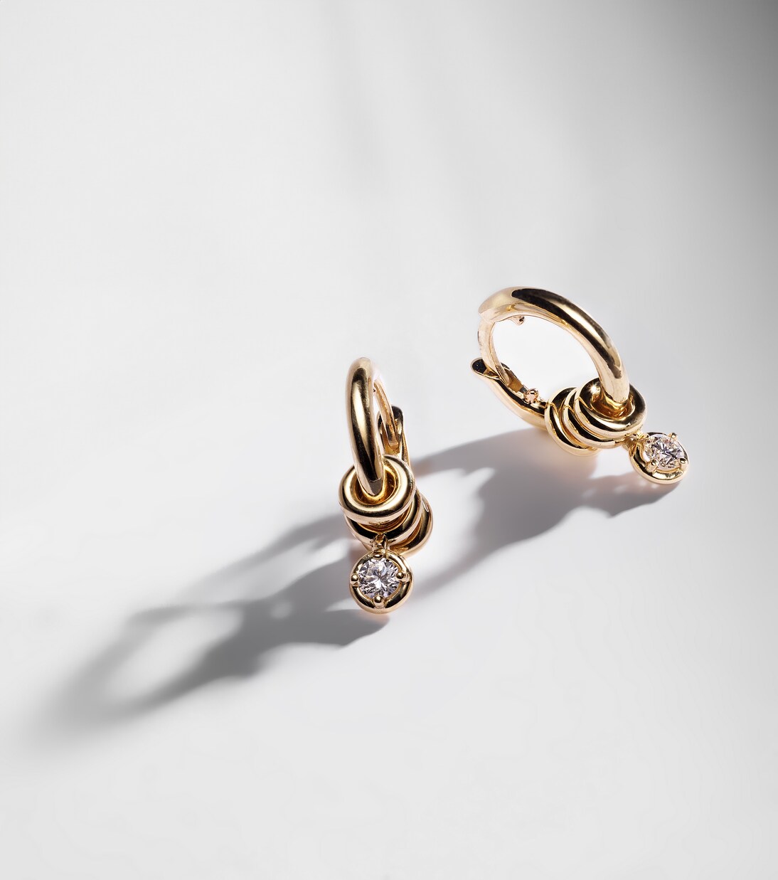Zahra Micro 18kt gold hoop earrings with diamonds | Spinelli Kilcollin