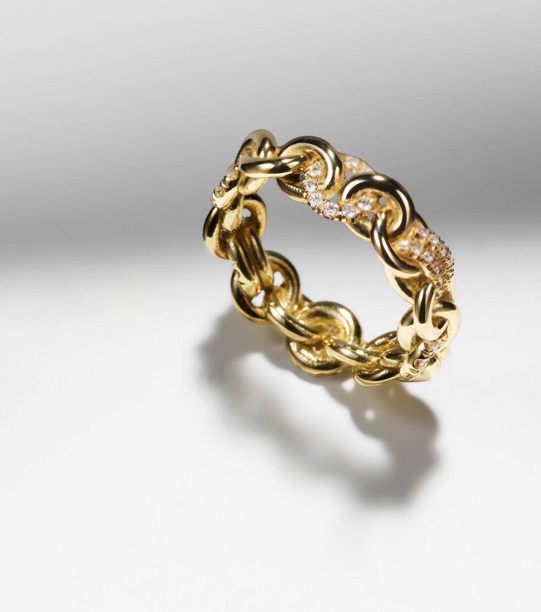Fused Serpens Medium 18kt gold ring with diamonds | Spinelli Kilcollin