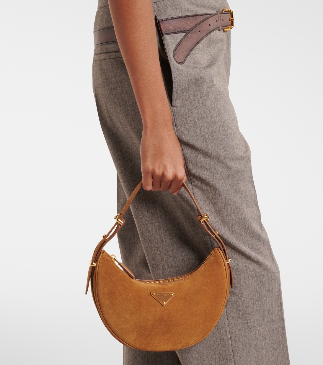 Schultertasche Prada Arqué aus Veloursleder | Prada