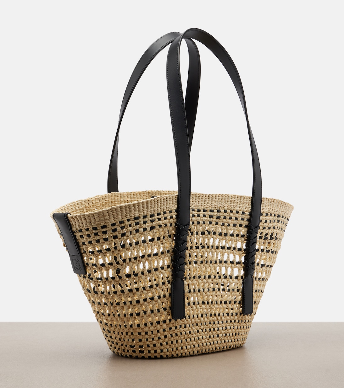 Bolso cesta Paula's Ibiza Braid Medium con piel | Loewe