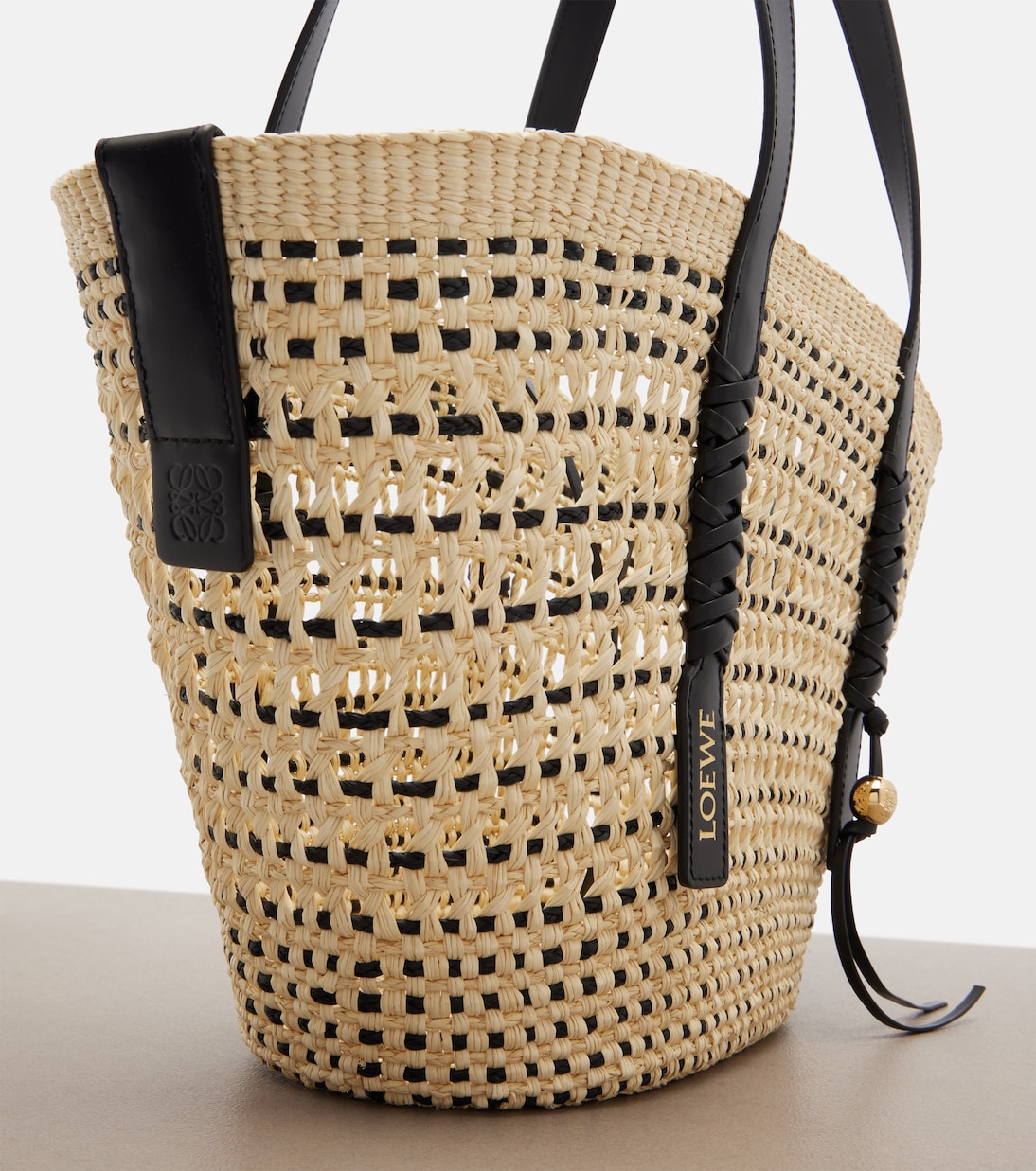 Bolso cesta Paula's Ibiza Braid Medium con piel | Loewe