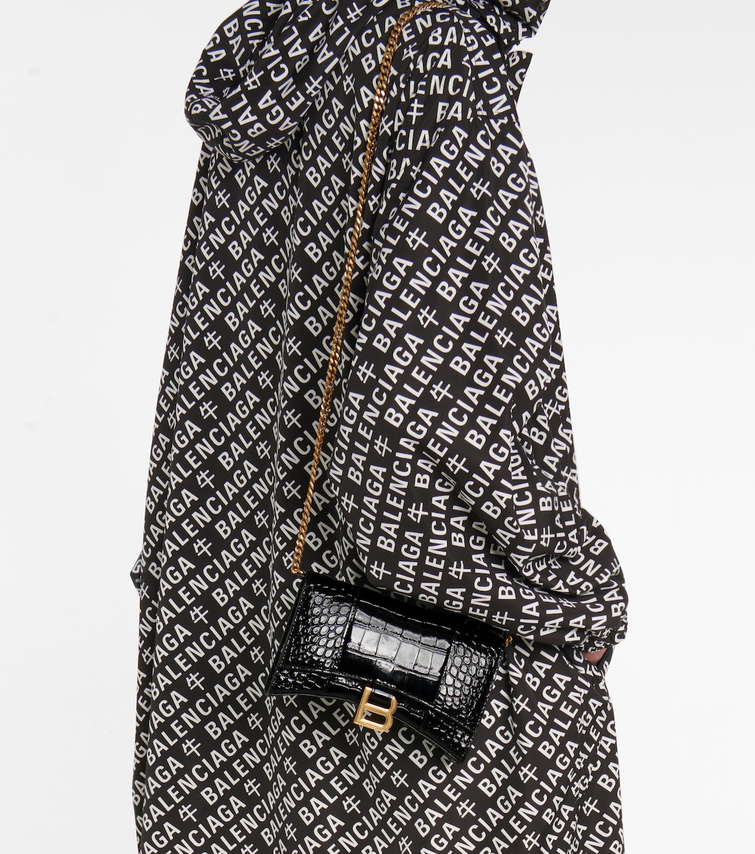 Hourglass croc-effect leather wallet on chain | Balenciaga