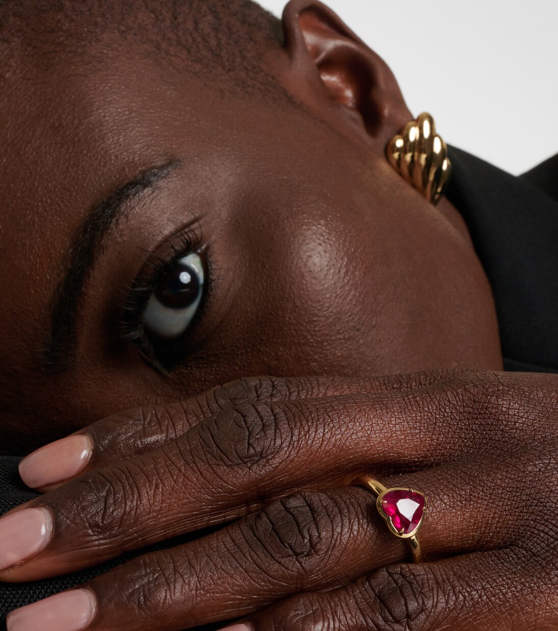 Heart 18kt gold ring with ruby | Anita Ko