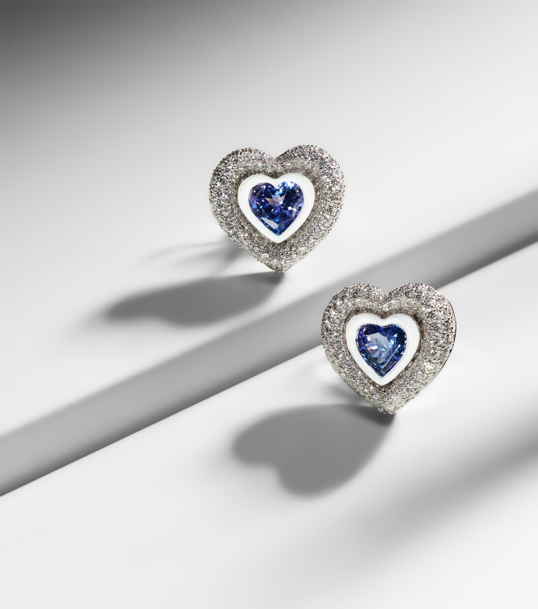 Orecchini Heart in oro bianco 18kt con tanzanite e diamanti | Kamyen