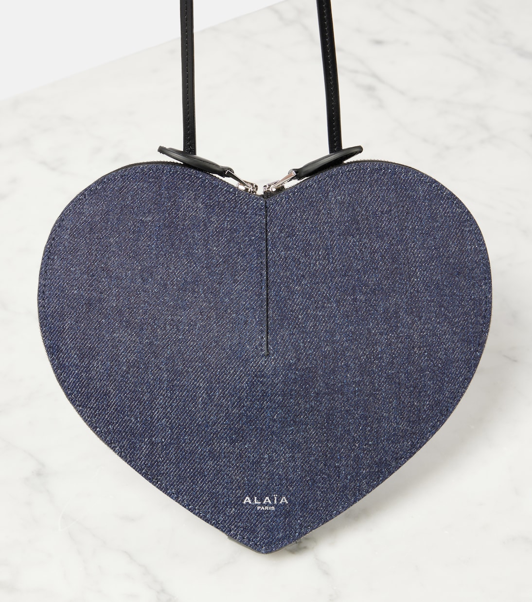 Schultertasche Le Cœur aus Denim | Alaïa
