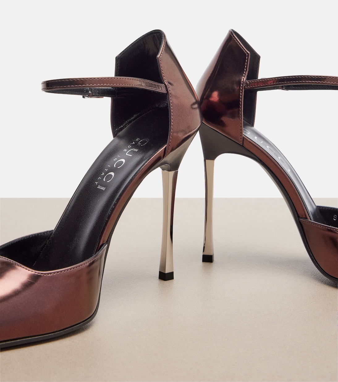 Bombshell metallic leather pumps | Gucci