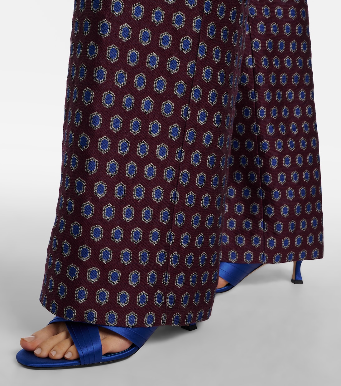 Mules Viera 50 en satin | Manolo Blahnik