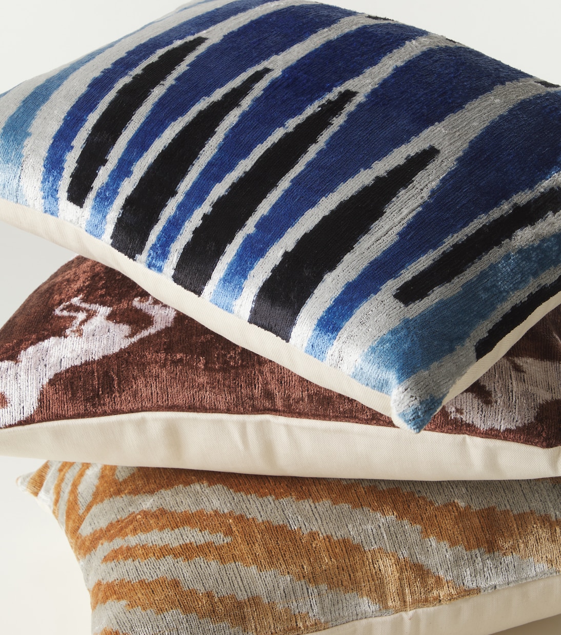 Striped cotton and silk velvet cushion | Les-Ottomans