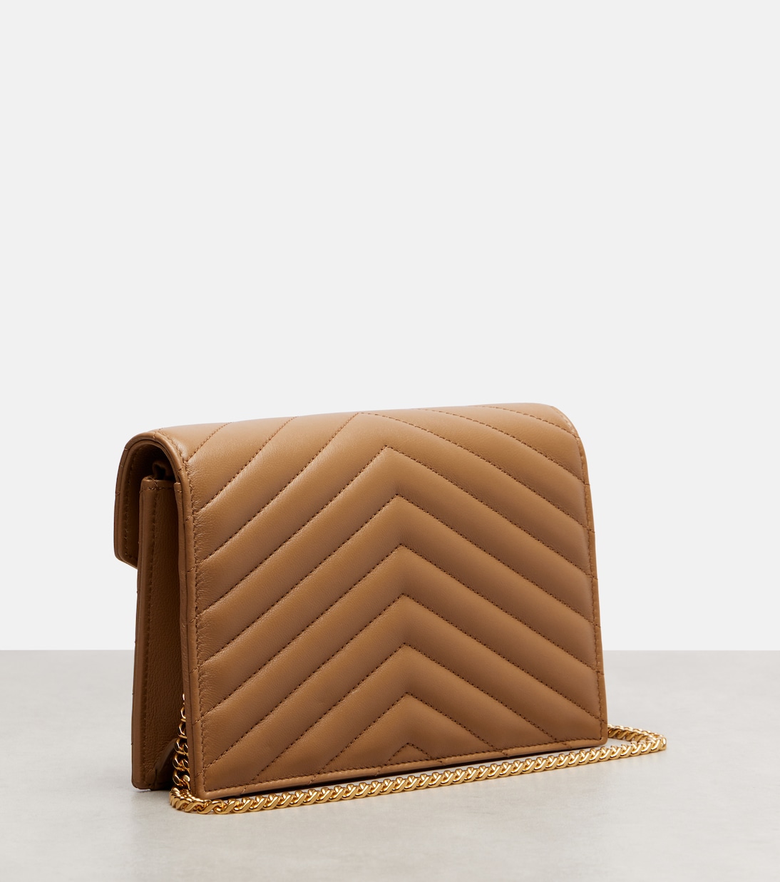 Portefeuille à chaîne Cassandre Envelope en cuir matelassé | Saint Laurent
