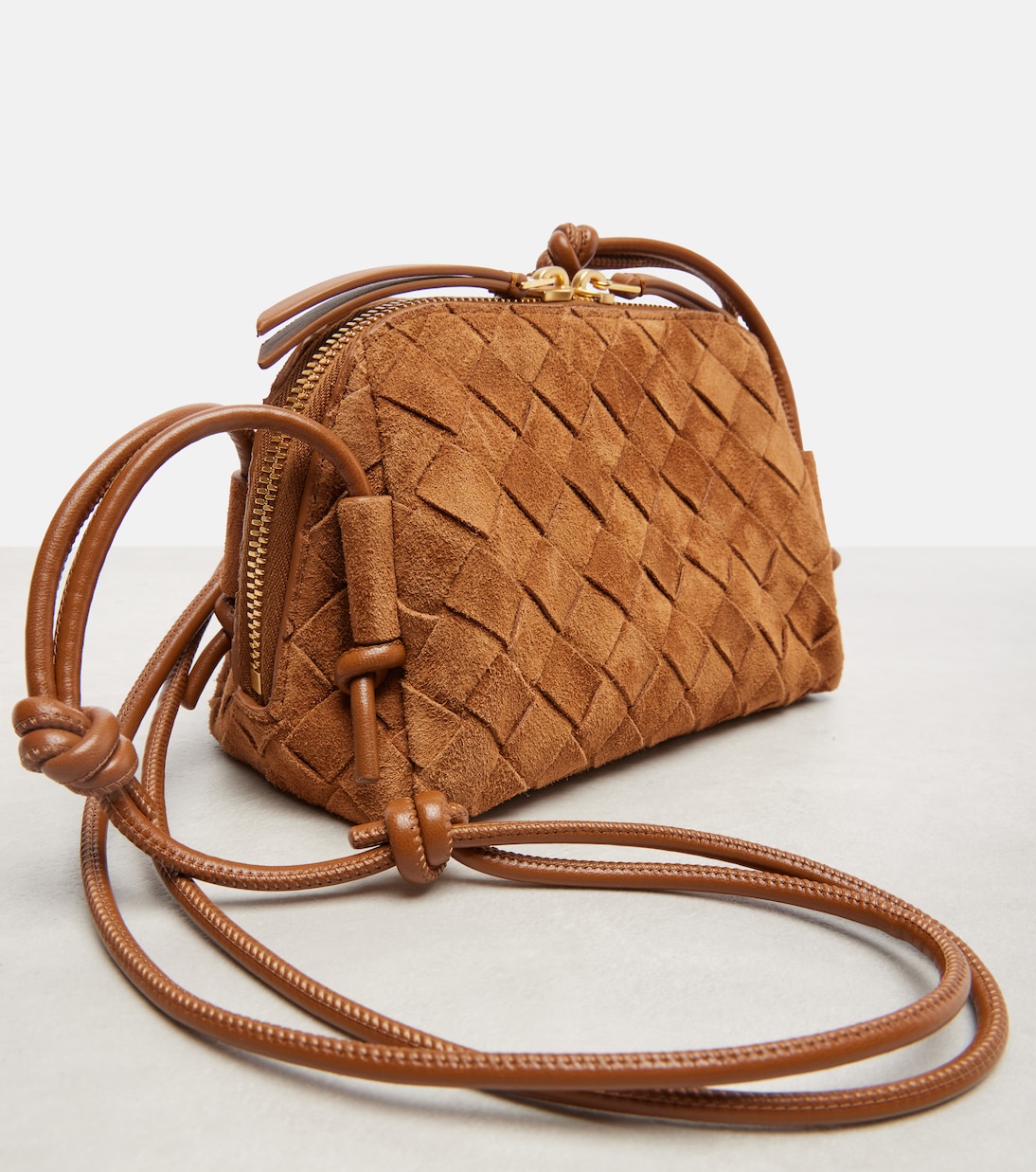 Schultertasche Concert Mini aus Veloursleder | Bottega Veneta