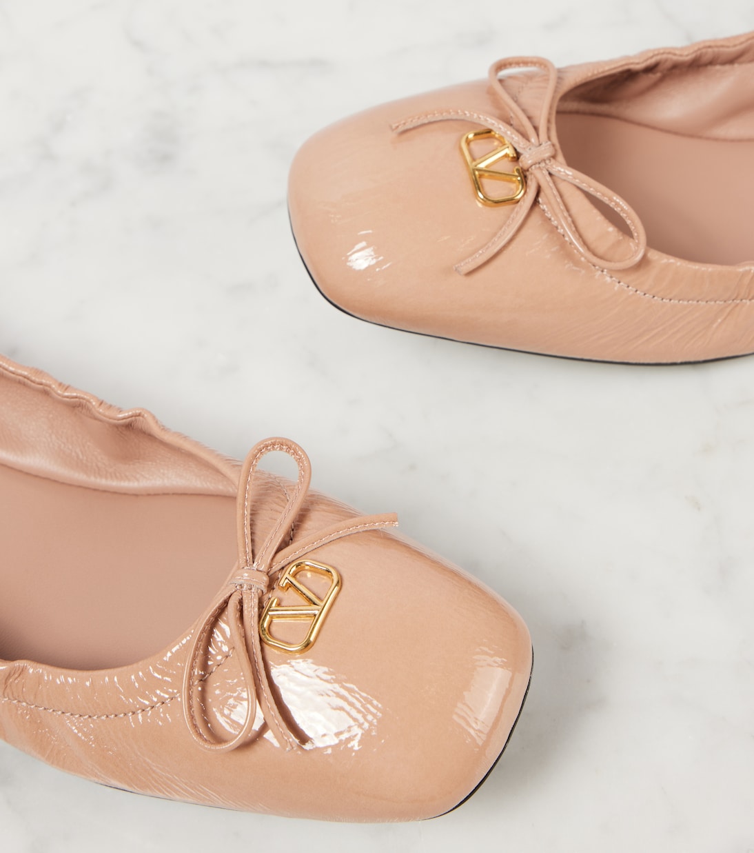 Ballerinas VLogo Signature aus Lackleder | Valentino Garavani