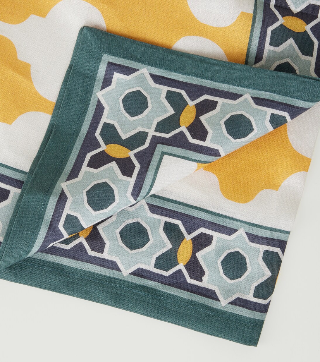 Plaza Medium linen tablecloth | La DoubleJ