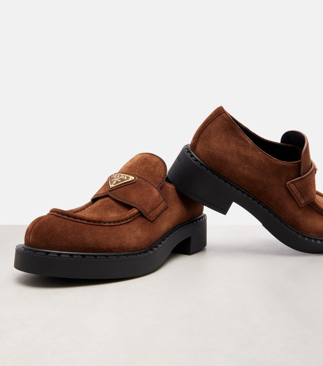 Loafers Chocolate aus Veloursleder | Prada