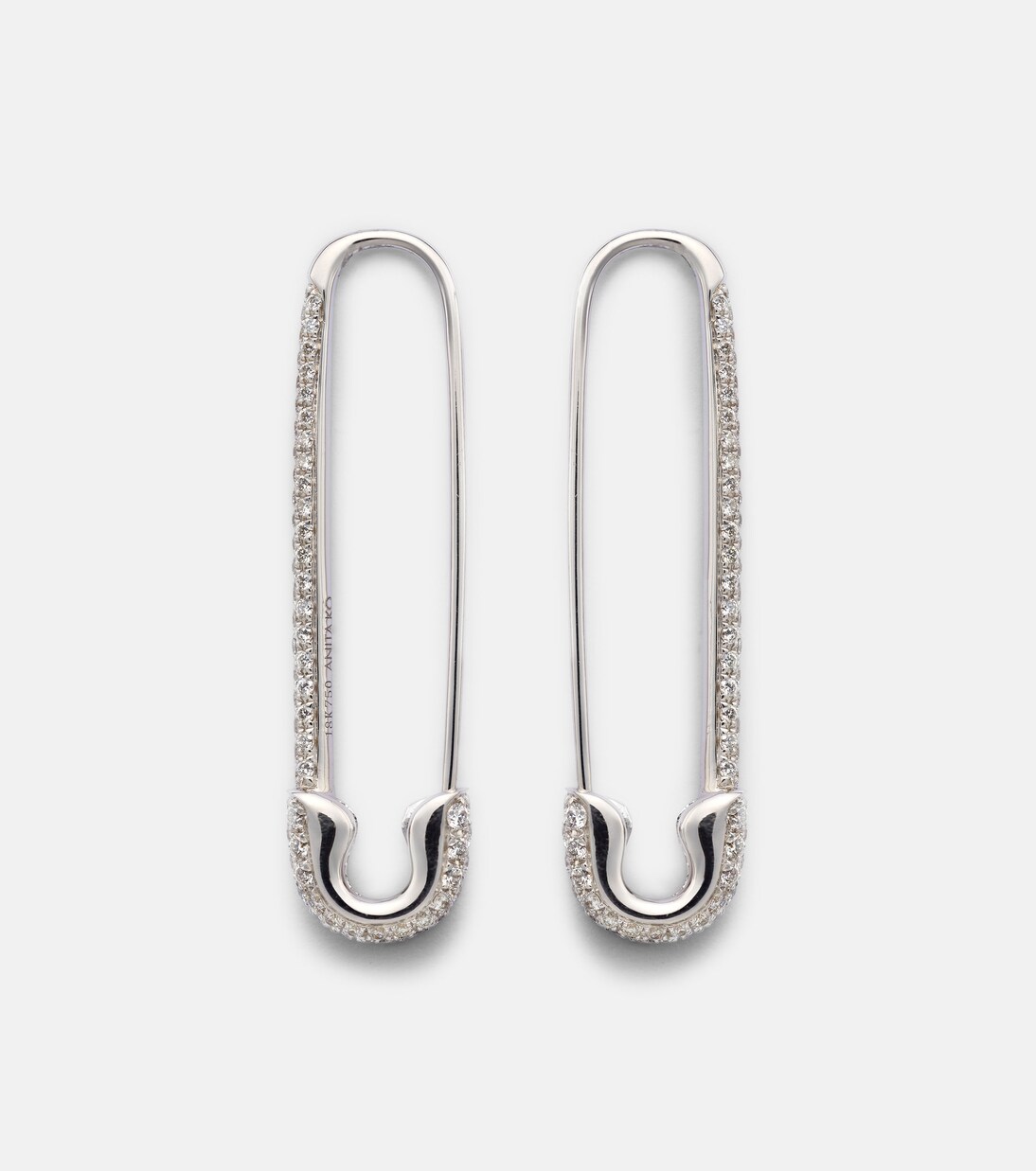 Boucles d'oreilles Extra Large Safety Pin en or blanc 18 ct et diamants | Anita Ko