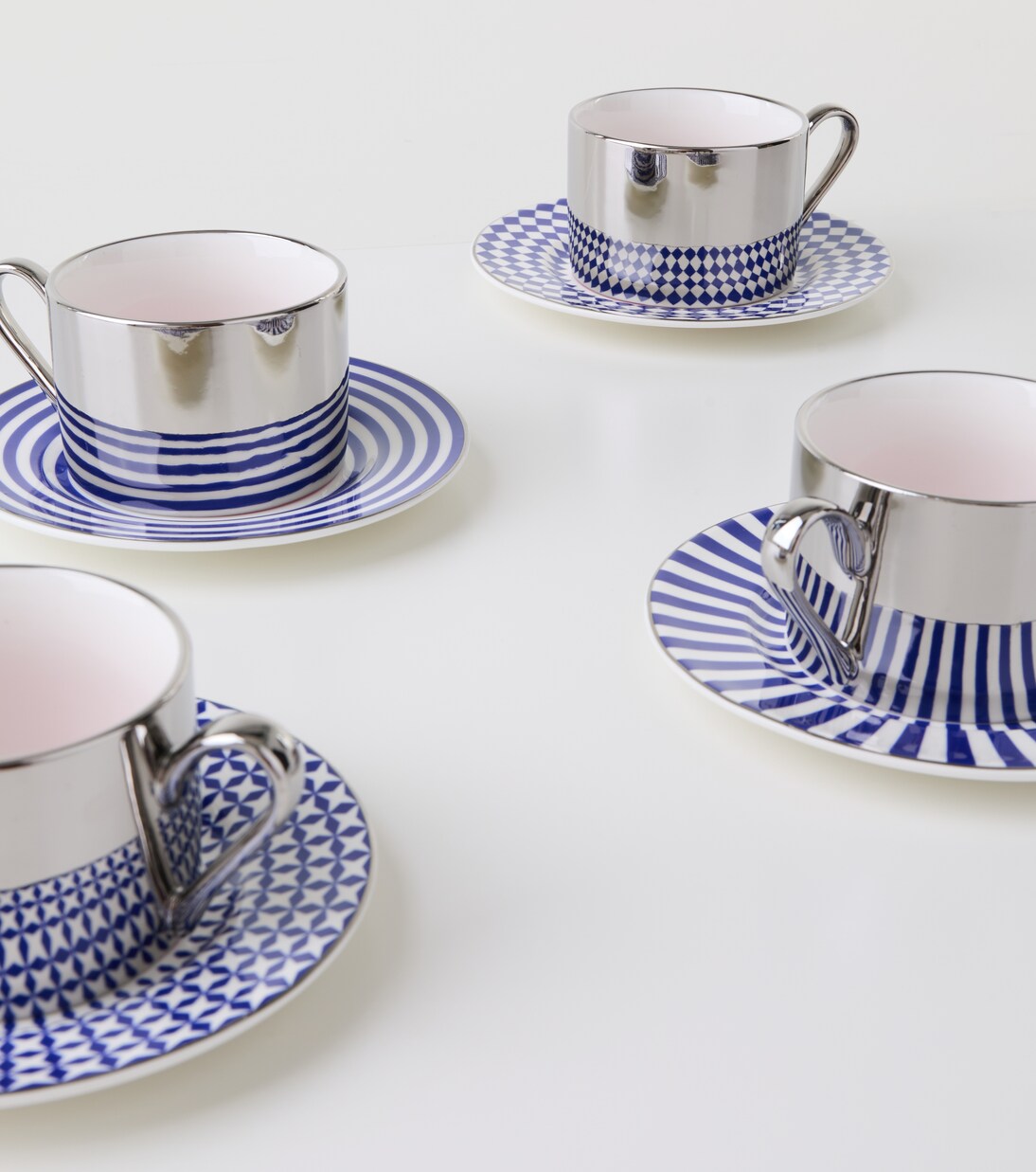 Set Aunty aus vier Espressotassen und Untertassen | Polspotten