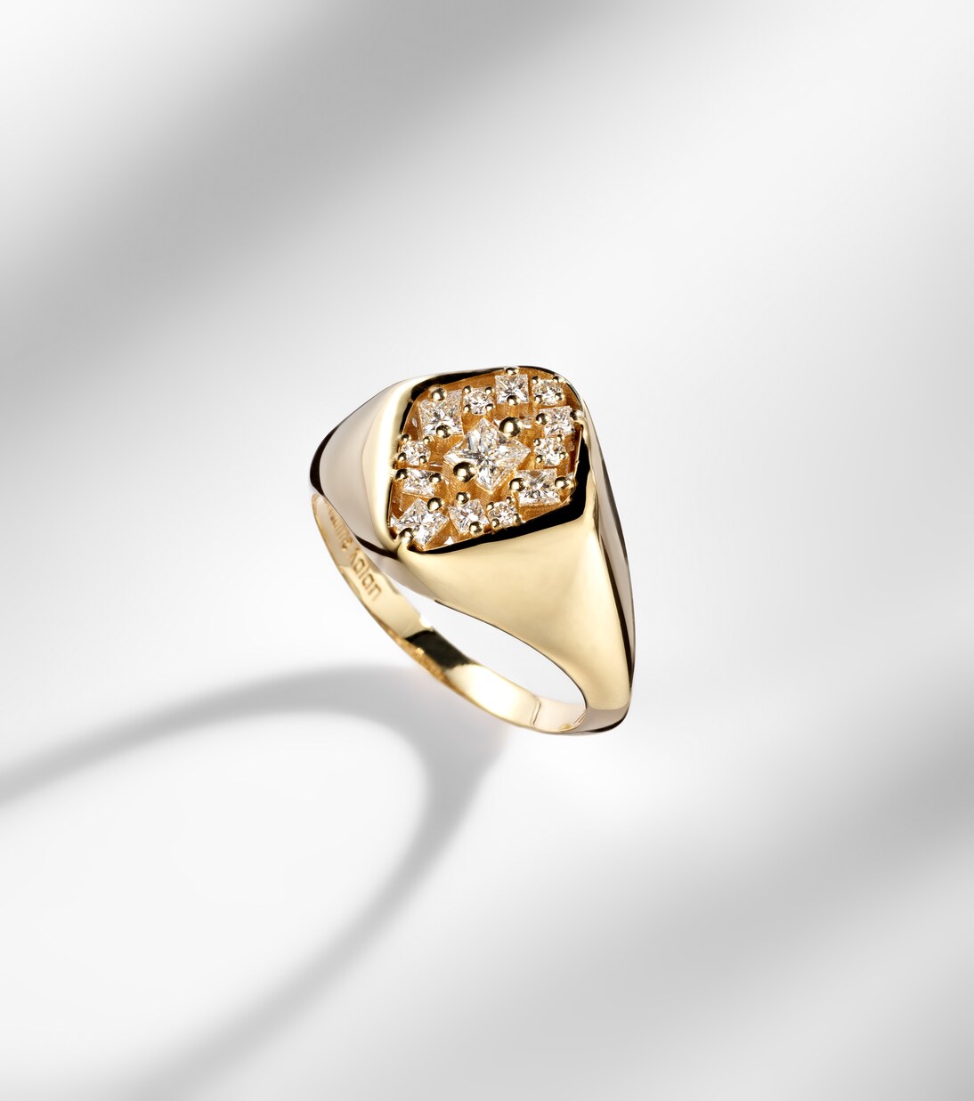 La Fantaisie 18kt gold ring with diamonds | Suzanne Kalan